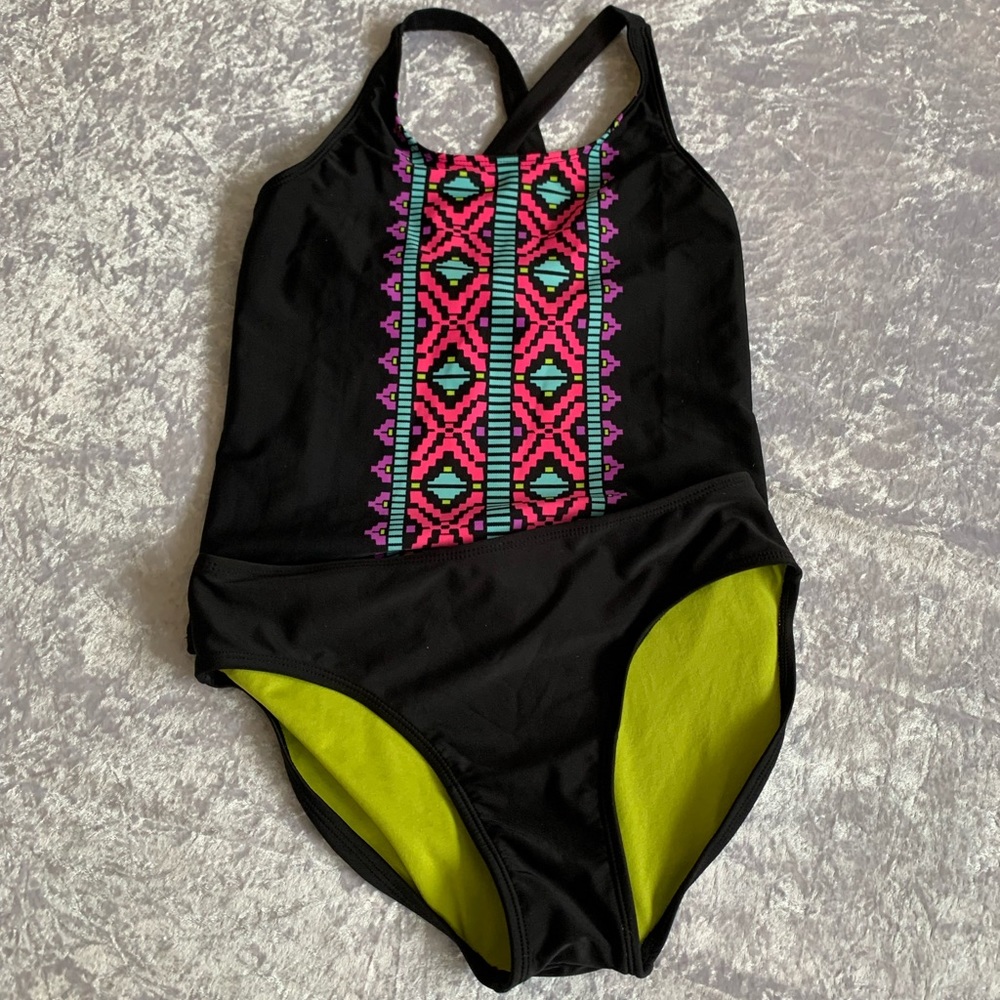 Circo two piece black and green tanki.        Size 14-16